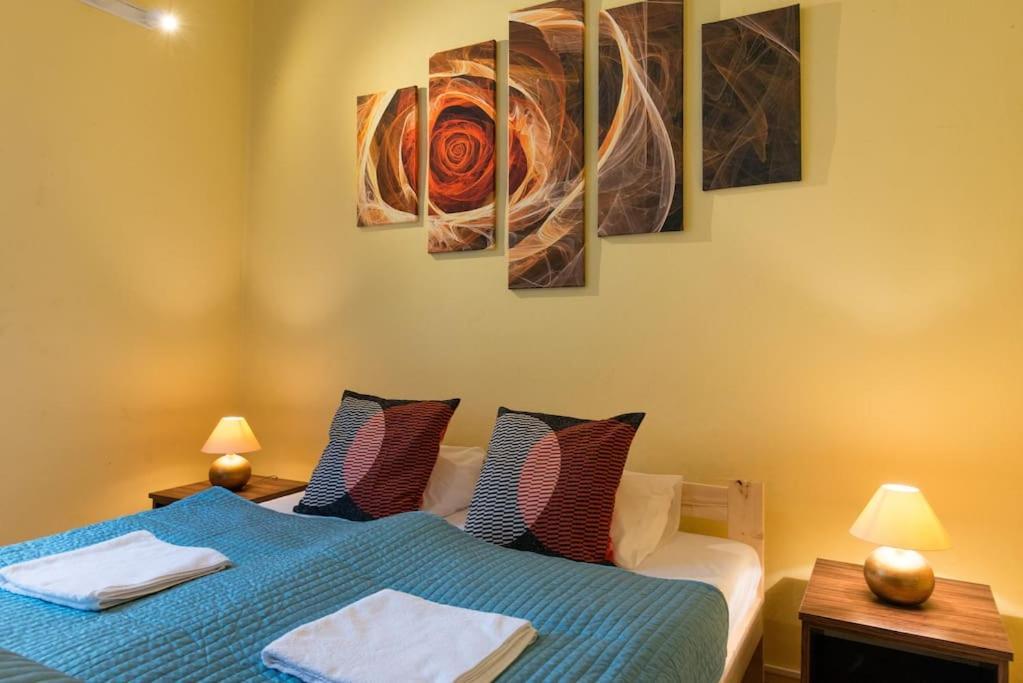 Big Cosy Retro Apt, Free Parking, 15min Oldtown & Kazimierz - By Homelike * Krakau
