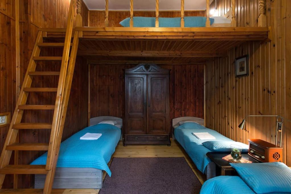 Big Cosy Retro Apt, Free Parking, 15min Oldtown & Kazimierz - By Homelike * Krakau