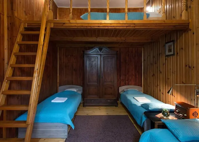 Big Cosy Retro Apt, Free Parking, 15Min Oldtown & Kazimierz - By Homelike Krakow